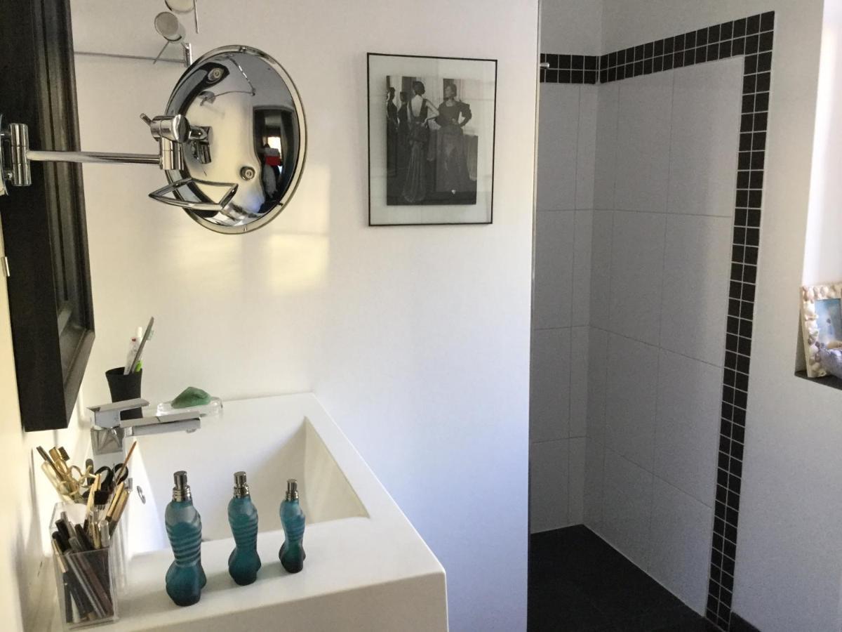 Chambre 1 Personne Avec Terrasse Centre Ville Marseille 3 Nuits Min , Femme Uniquement Marselha Exterior foto